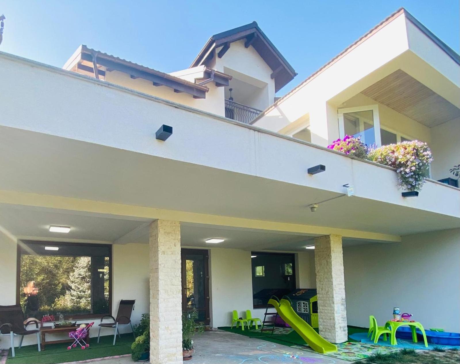 Rapsodia Pension Suceava Exterior foto